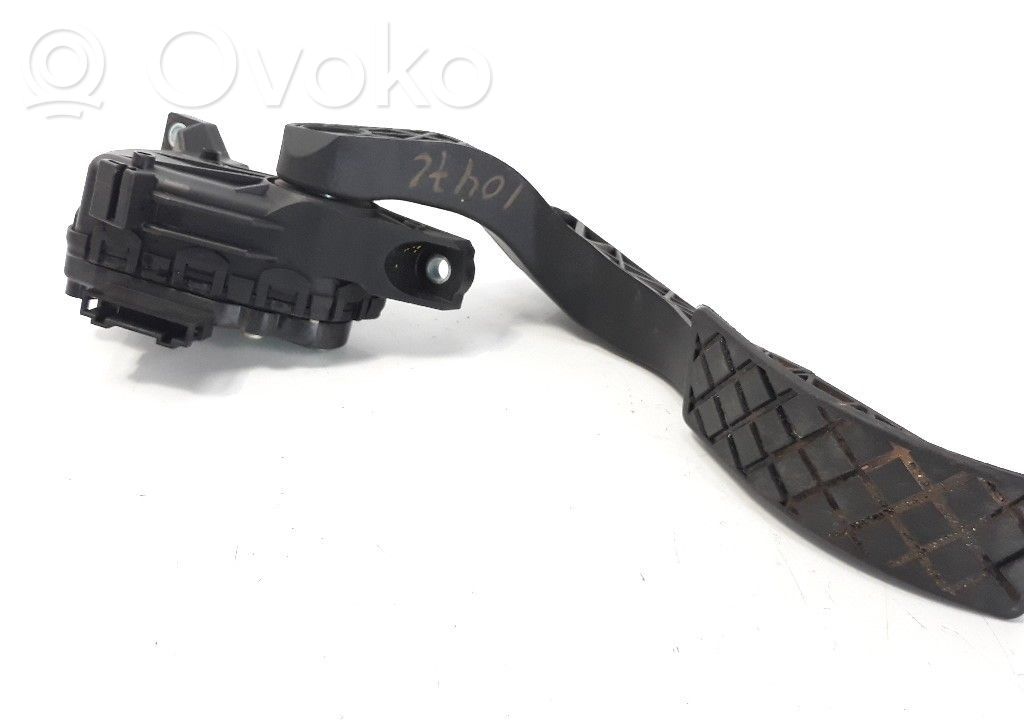 Acceleration sensor   8E1721523G