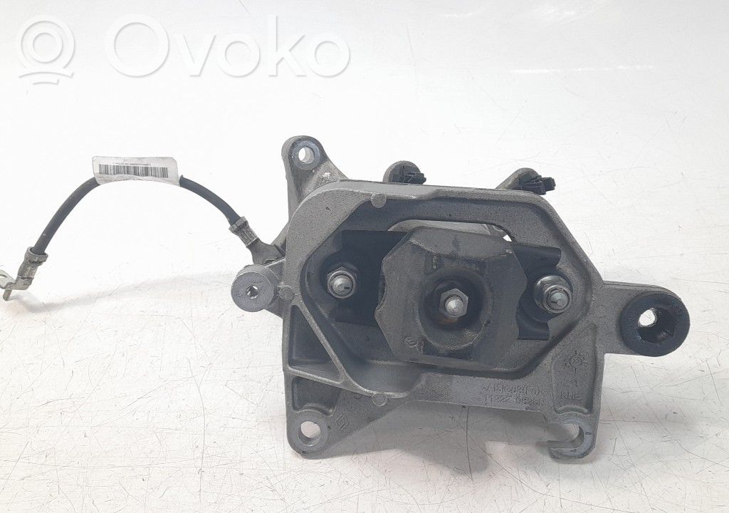 Nissan Townstar Engine mount bracket 