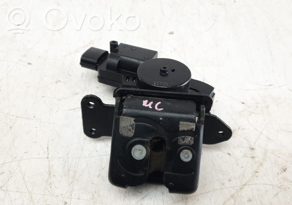 Tailgate lock latch   6935048090