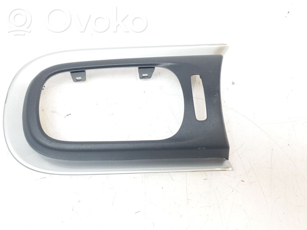 Citroen C3 Moldura inferior 