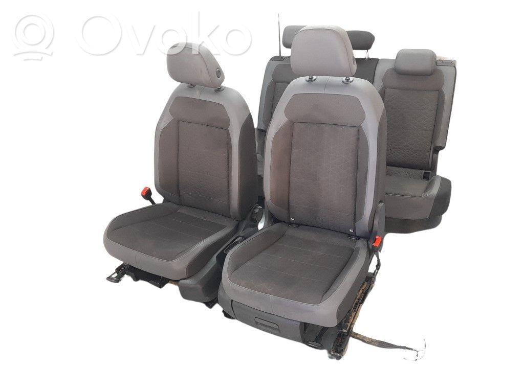 Volkswagen T-Cross Sitze komplett