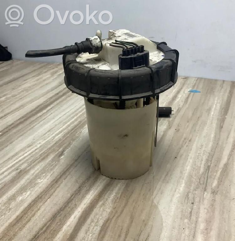 Ford Fiesta Pompa paliwa w zbiorniku 