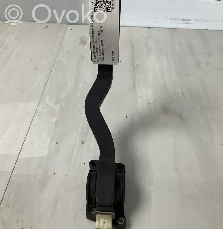 Accelerator throttle pedal   1601K7,9646702180