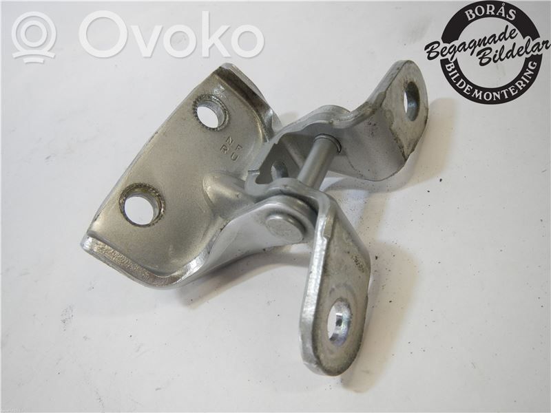 Rear door upper hinge   794203K000