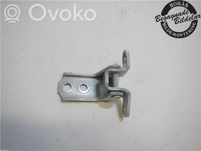 Peugeot 107 Front door upper hinge 