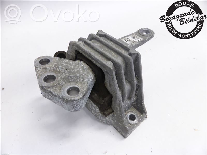 Engine mounting bracket   13227717,13227717