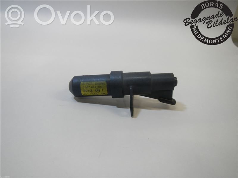 Skoda Octavia Mk2 (1Z) Dysza spryskiwacza lampy przedniej 