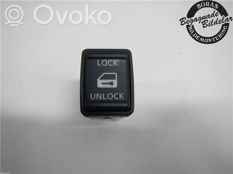 Nissan Note (E12) Central locking switch button 