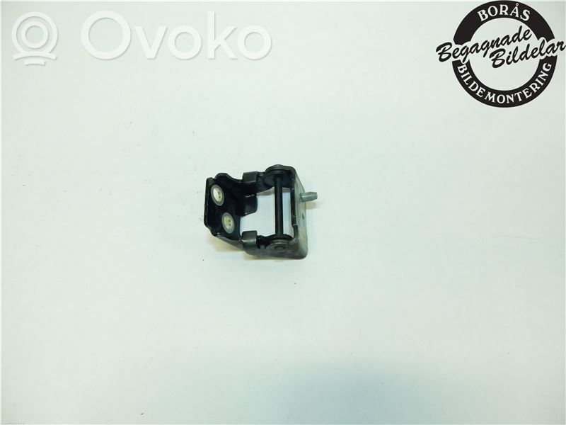 Citroen C5 Front door lower hinge 