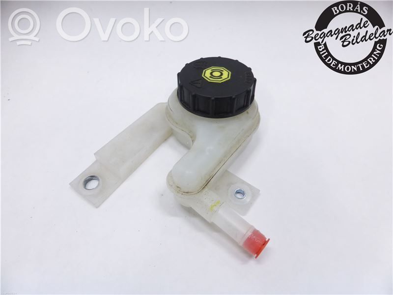 Mazda 2 Brake fluid reservoir 
