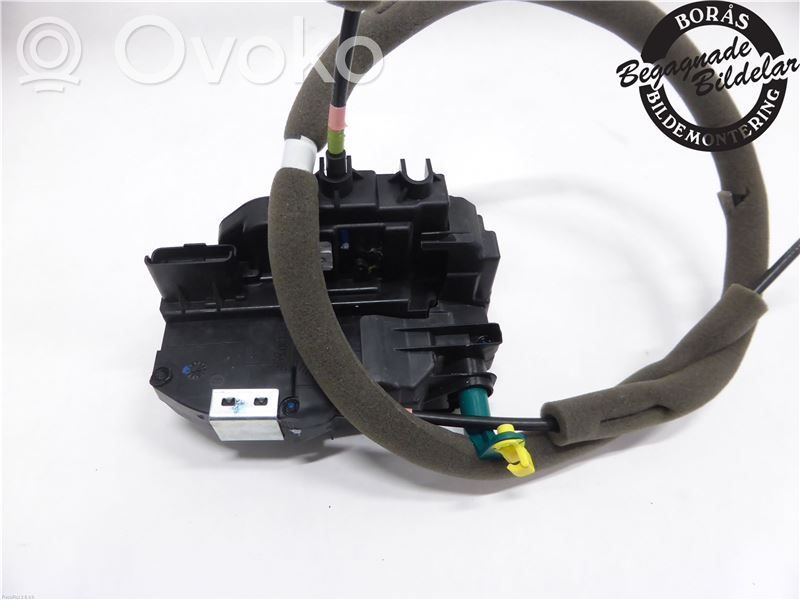 Nissan Note (E12) Front door lock 