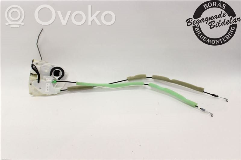 Mazda 3 II Front door lock 