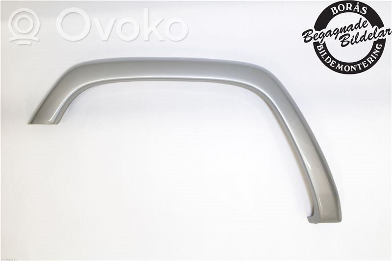 Front arch trim