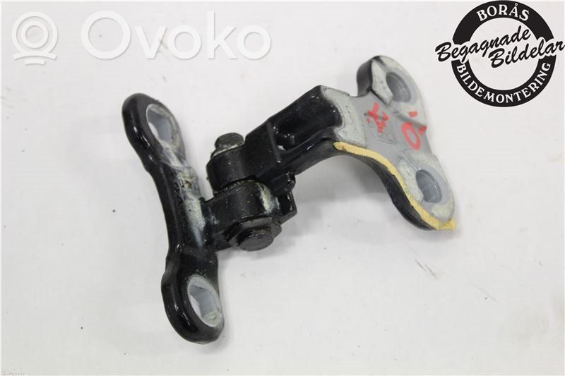 Volvo C30 Front door upper hinge 