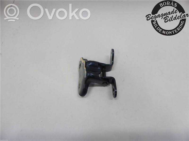 Peugeot 108 Rear door upper hinge 