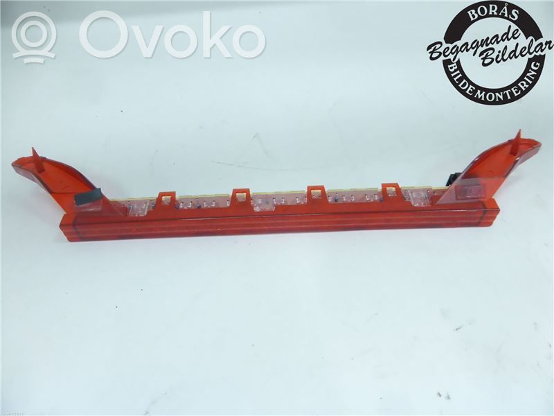 Kolmas/lisäjarruvalo   63256924673