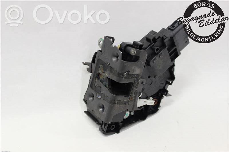 Front door lock   4892360