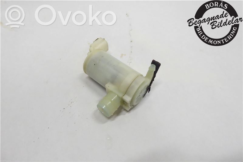 Isuzu D-Max Windscreen/windshield washer pump 