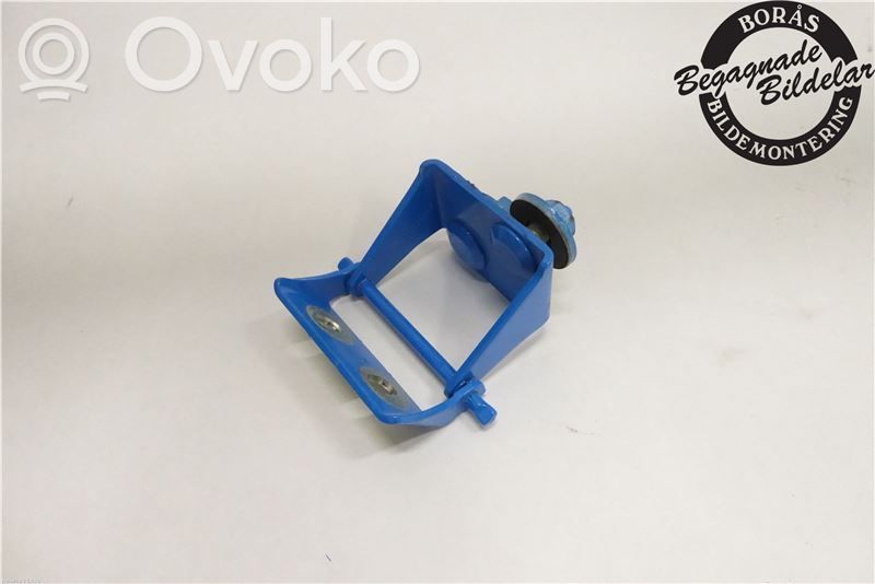 Ford Focus Tailgate/trunk/boot hinge 