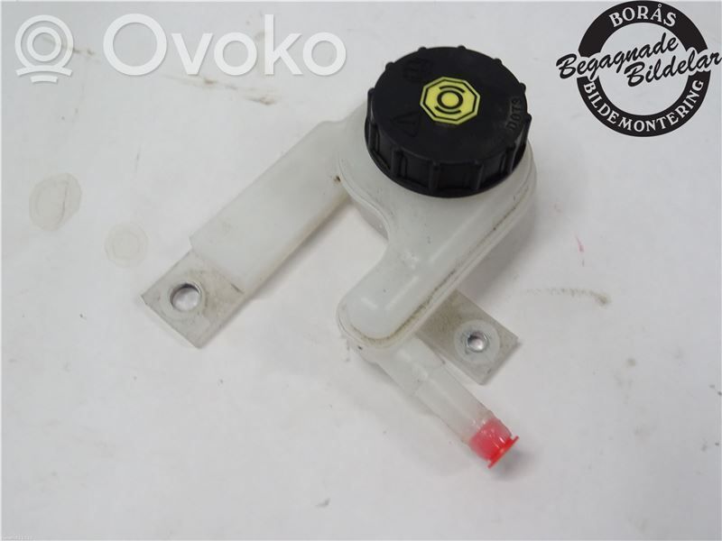 Mazda 2 Brake fluid reservoir 