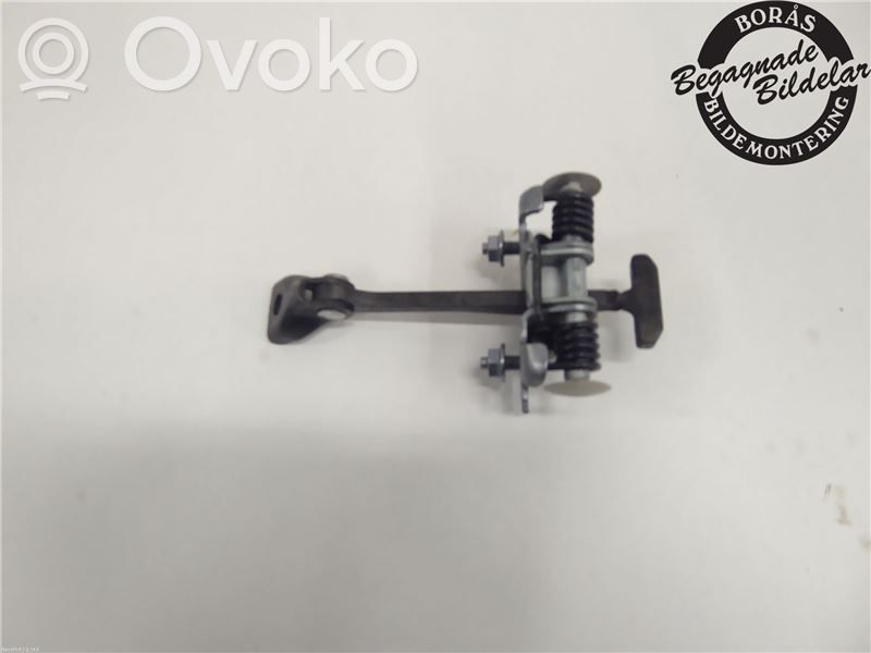 Citroen C3 Takaoven pidätin 