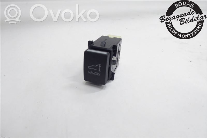 Subaru Outback (BS) Tailgate/boot open switch button 