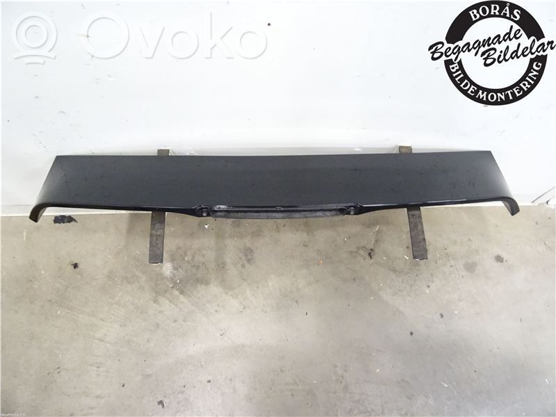 Tailgate/trunk spoiler   1691112