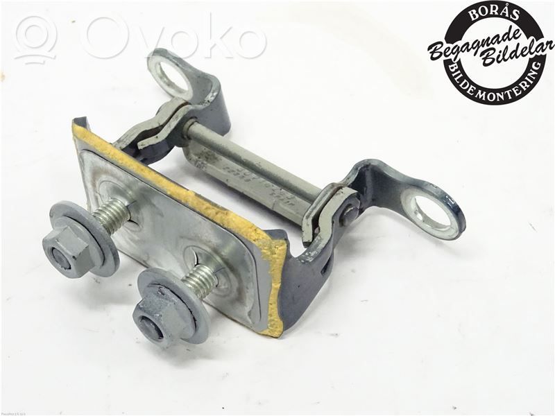 Volvo V50 Tailgate/trunk/boot hinge 