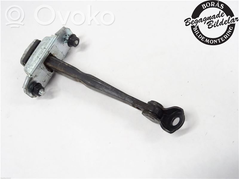 KIA Optima Takaoven pidätin 