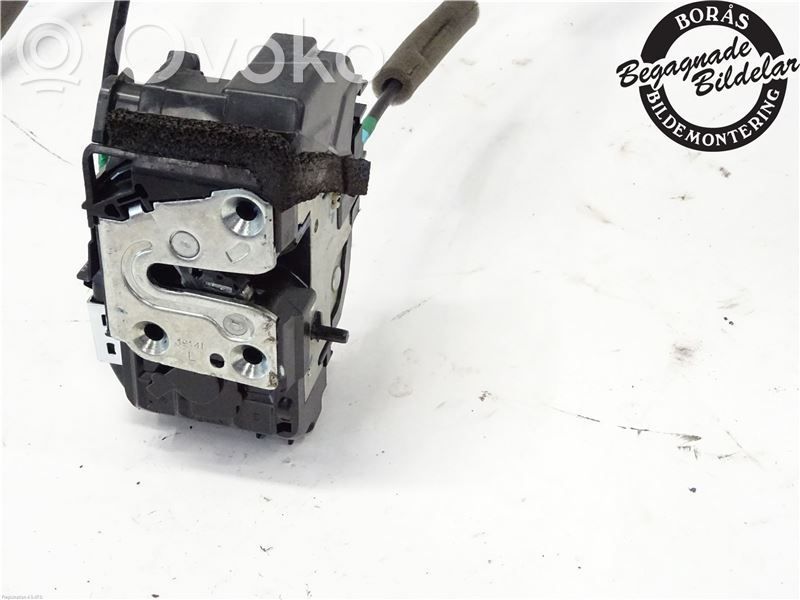 Nissan Note (E12) Rear door lock 