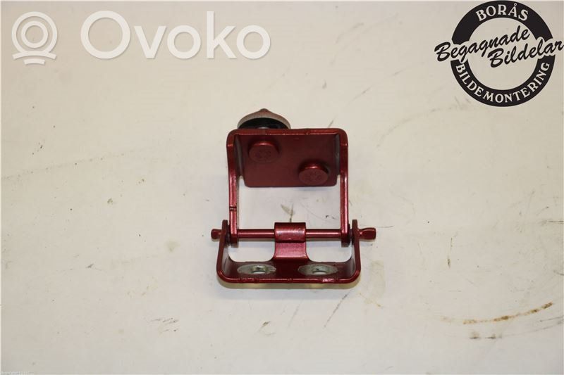 Ford Fiesta Tailgate/trunk/boot hinge 
