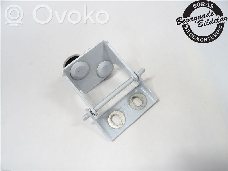 Ford Focus Tailgate/trunk/boot hinge 