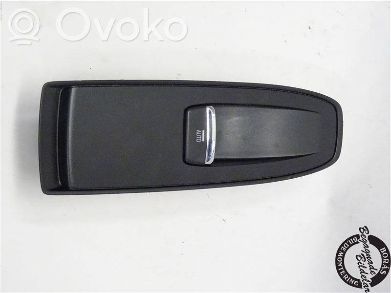 Subaru Impreza IV Electric window control switch 