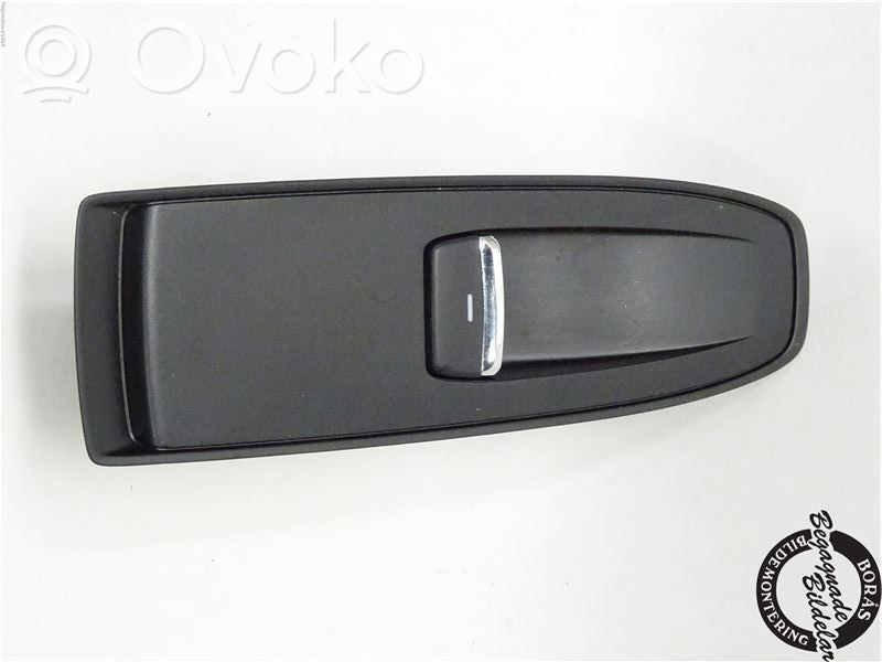 Subaru Impreza IV Electric window control switch 
