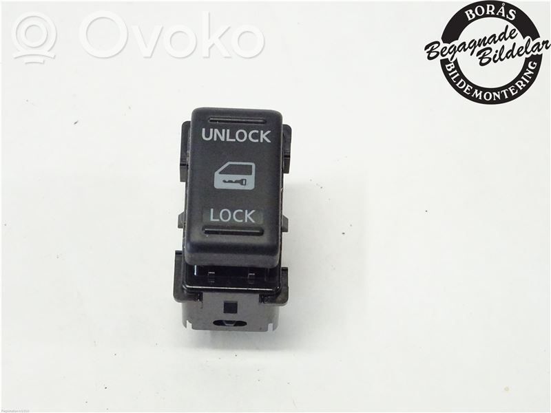 Nissan Navara D40 Central locking switch button 