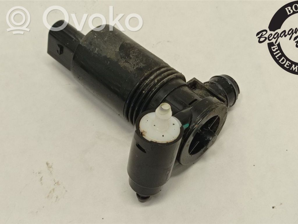 Volvo XC60 Windscreen/windshield washer pump 