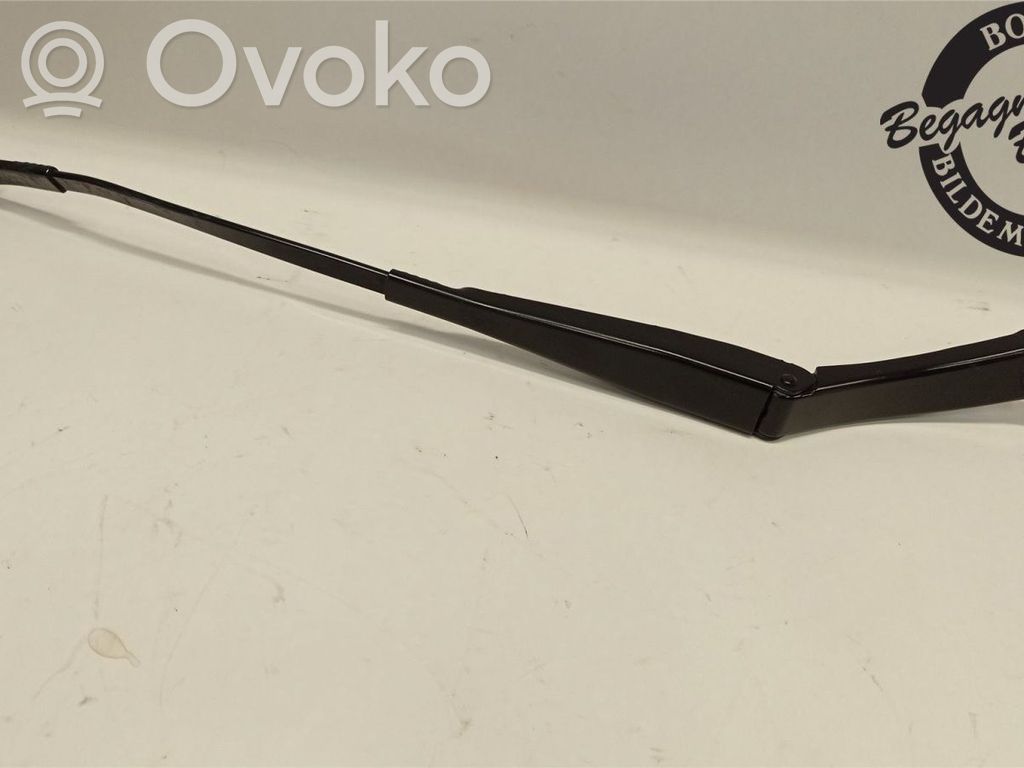 Audi A3 S3 8V Priekinio stiklo valytuvų kojelė 