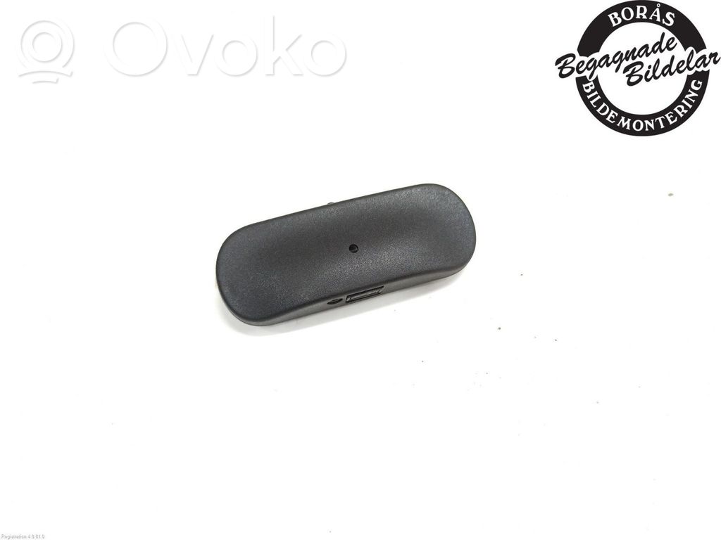 Audi A4 S4 B9 Windshield washer spray nozzle 
