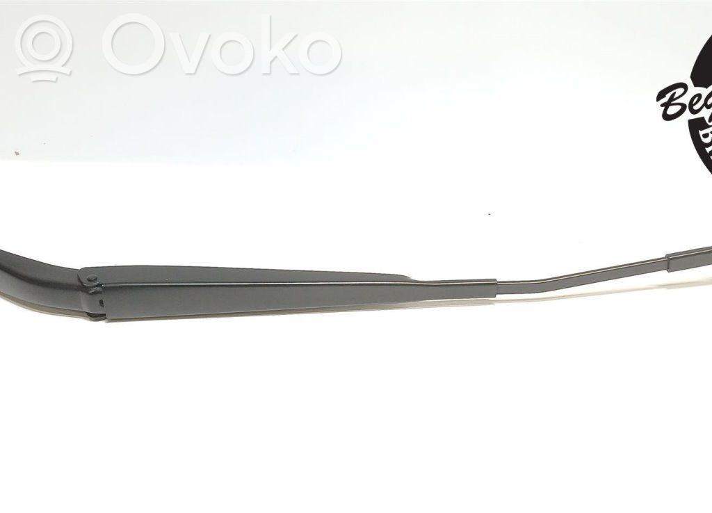Nissan Townstar Front wiper blade arm 