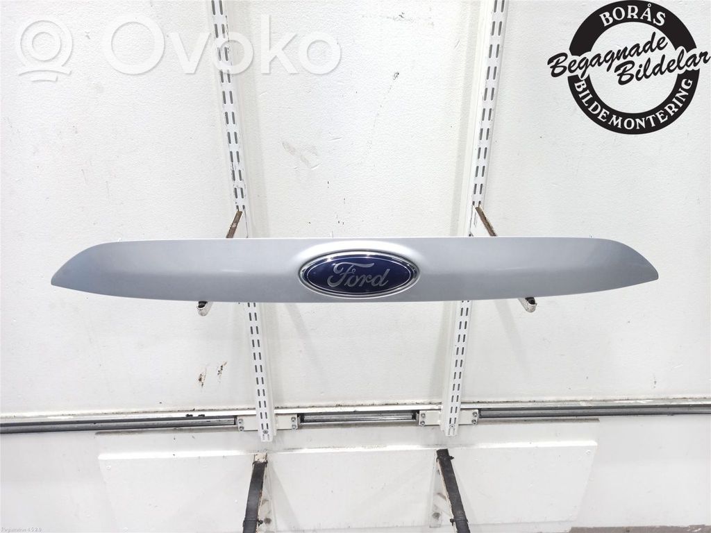 Ford Kuga II Tailgate trim 