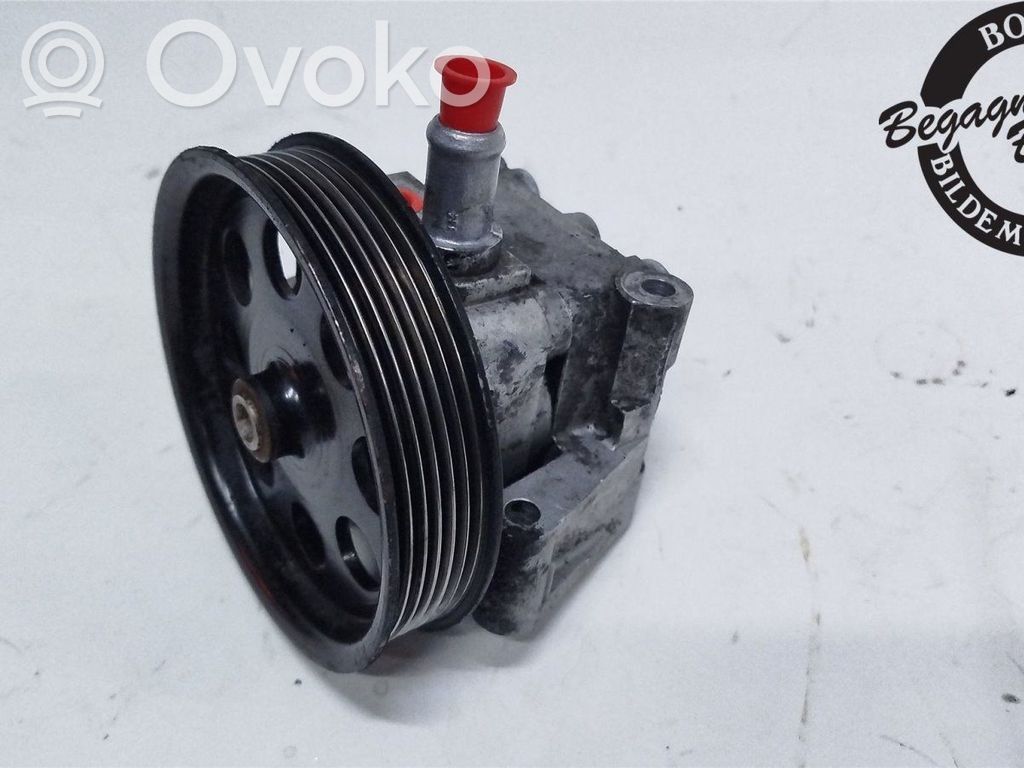 Volvo V70 Ohjaustehostimen pumppu 