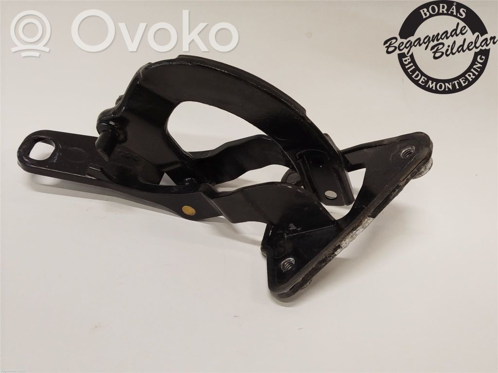 Volvo V70 Tailgate/trunk/boot hinge 