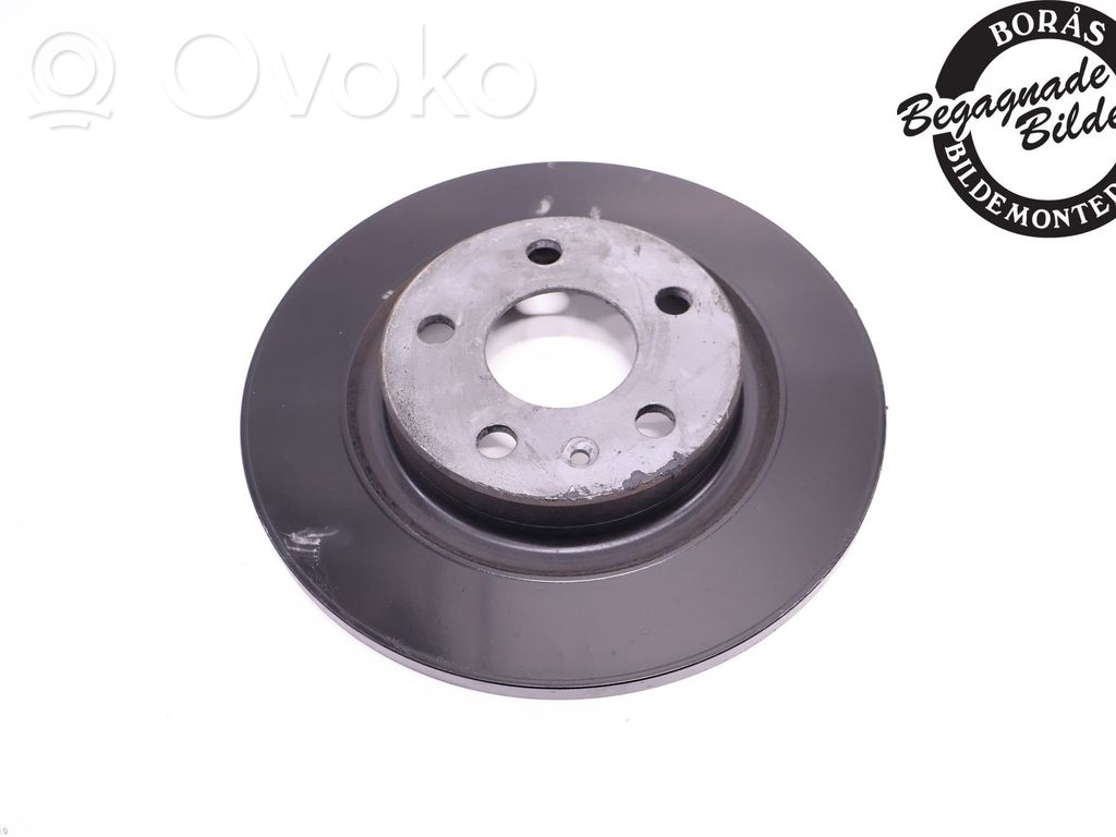 Volvo XC40 Takajarrulevy 