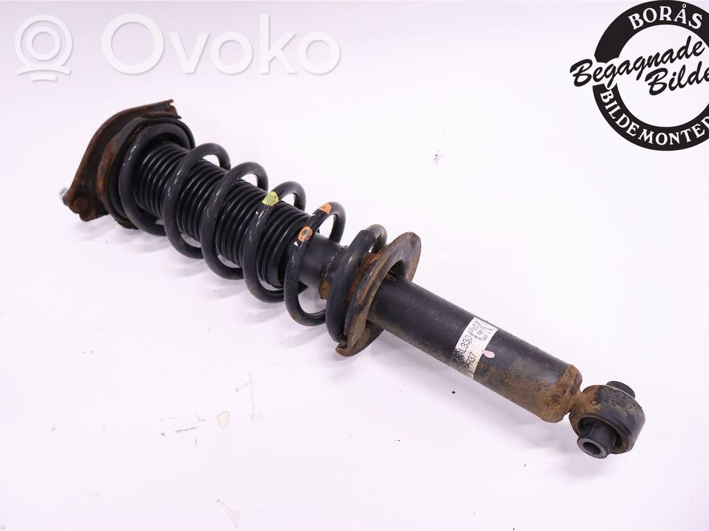 Subaru Outback (BS) Aizmugurē amortizators 