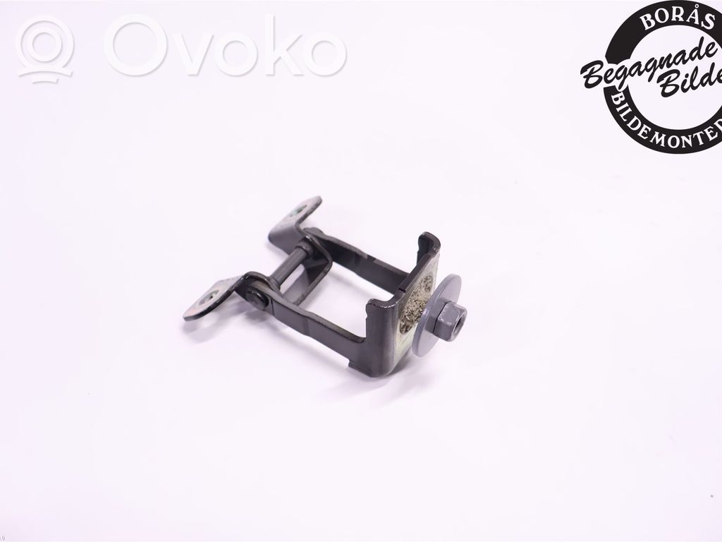 Renault Clio IV Tailgate/trunk/boot hinge 