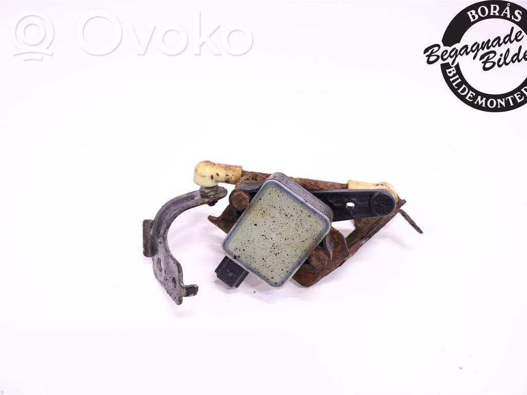 Headlight/headlamp level sensor   2333891