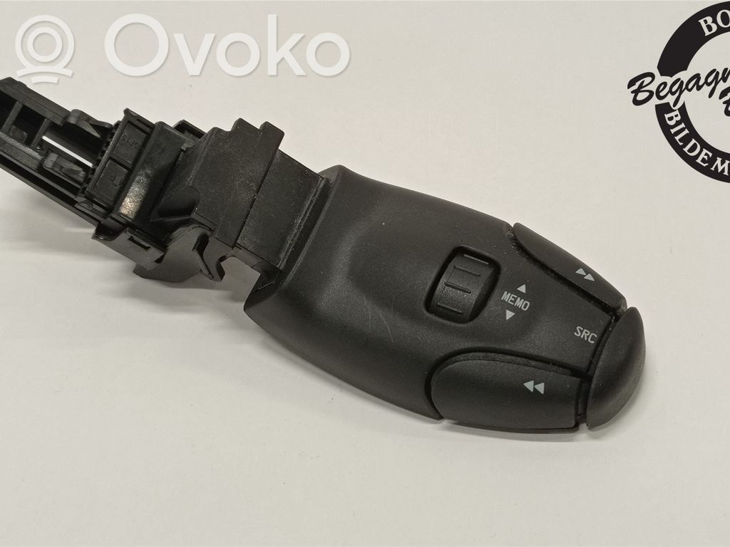 Peugeot 206+ Steering wheel buttons/switches 