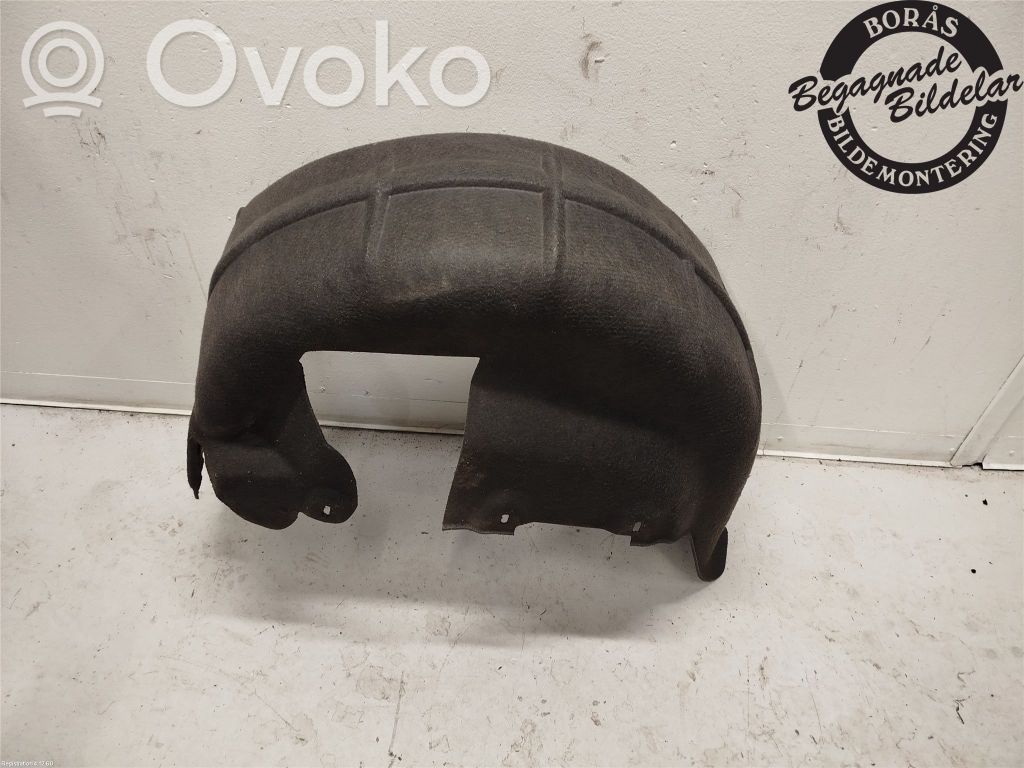 Volvo V70 Nadkole przednie 