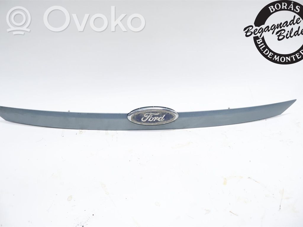 Ford Focus Tailgate trim 
