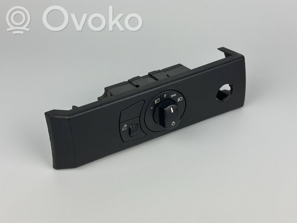 Light switch   6953713,33291503,0005098633500